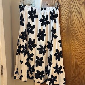 Pretty Black and White Skirt